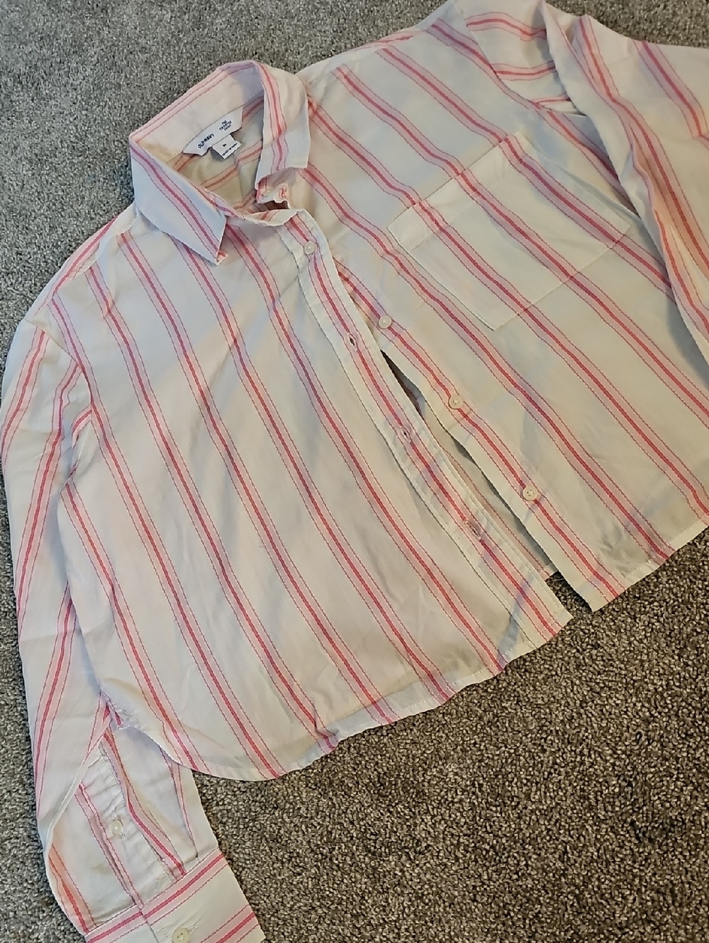 T4🔹️Old Navy White Crop Button-Down Shirt with Pink Stripes